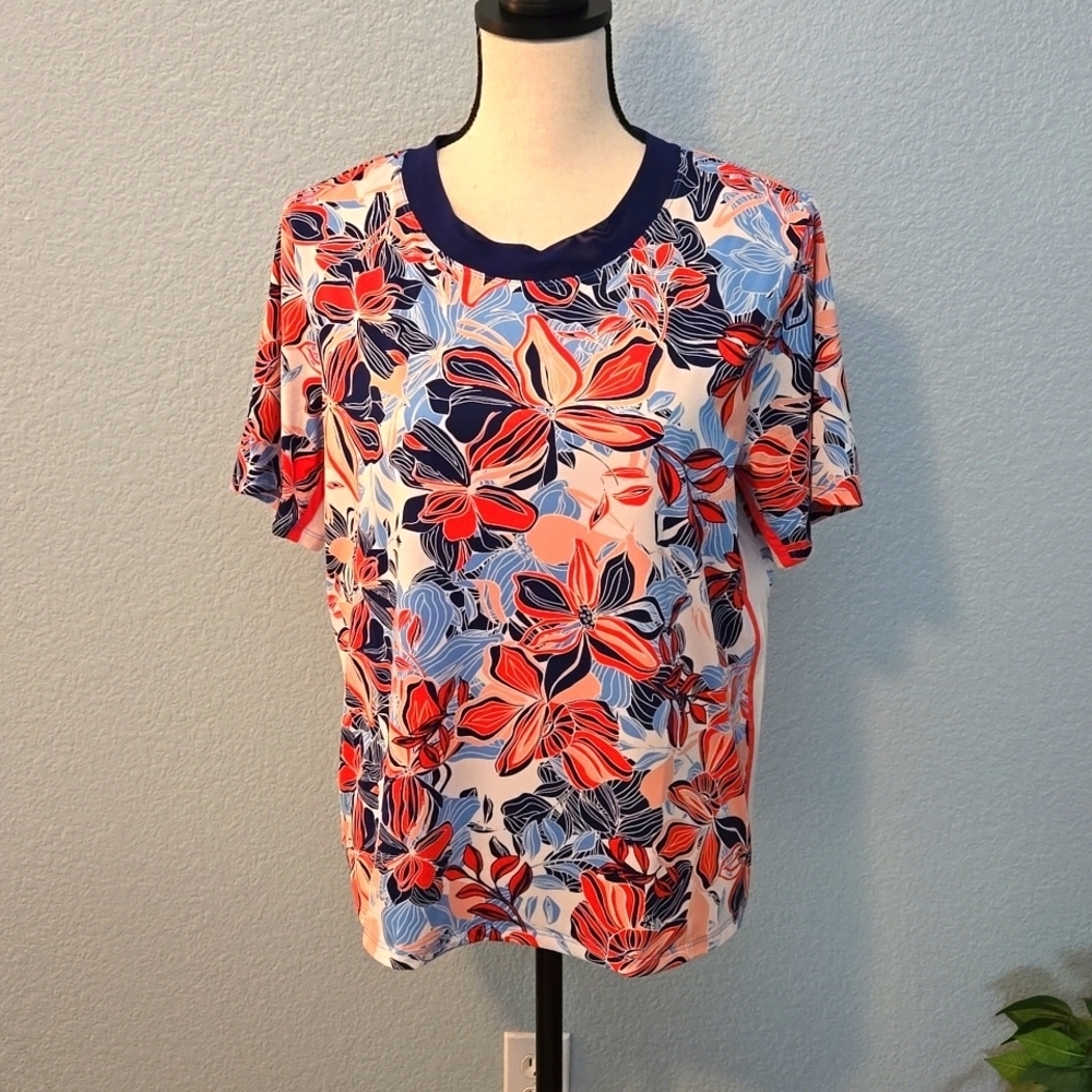 TAIL Activewear performance top UPF50+ Red Hibiscus print Size XL Golf Tennis